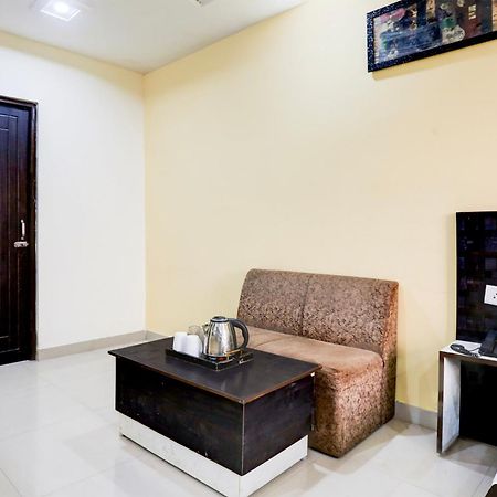 Capital O 42035 Hotel Raj Ganga Raiwala Bagian luar foto