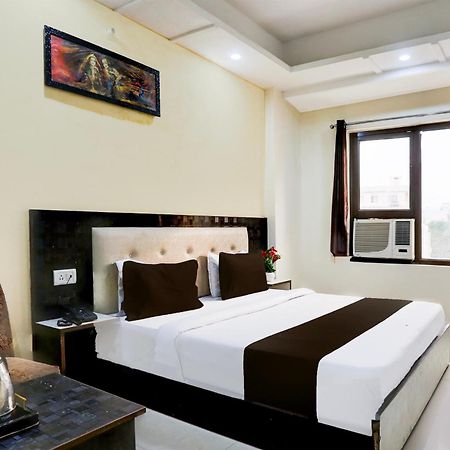 Capital O 42035 Hotel Raj Ganga Raiwala Bagian luar foto
