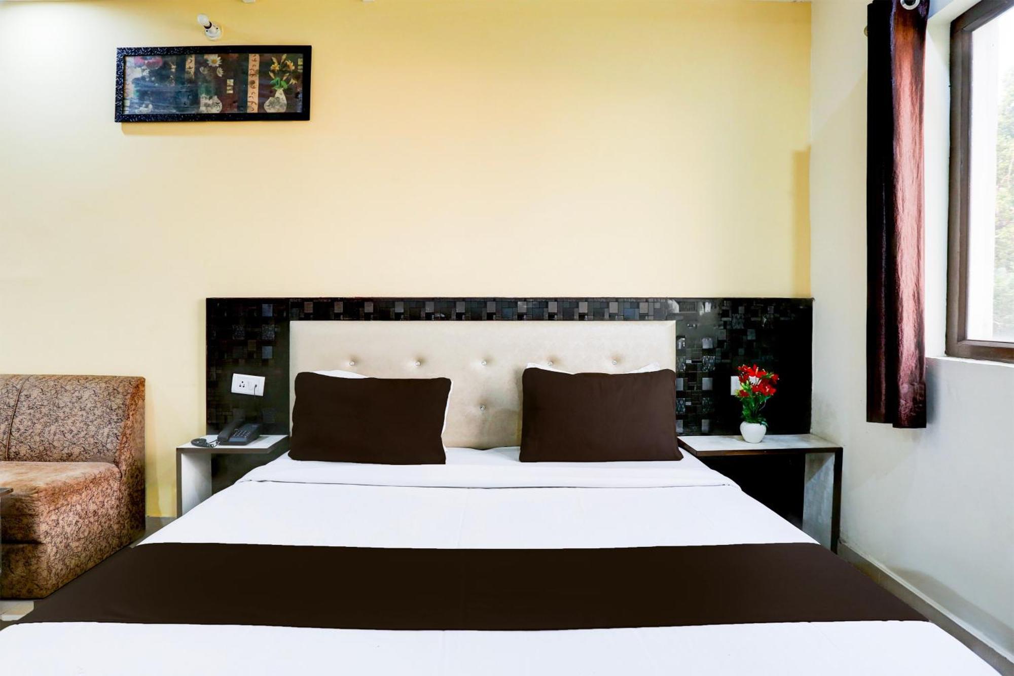 Capital O 42035 Hotel Raj Ganga Raiwala Bagian luar foto