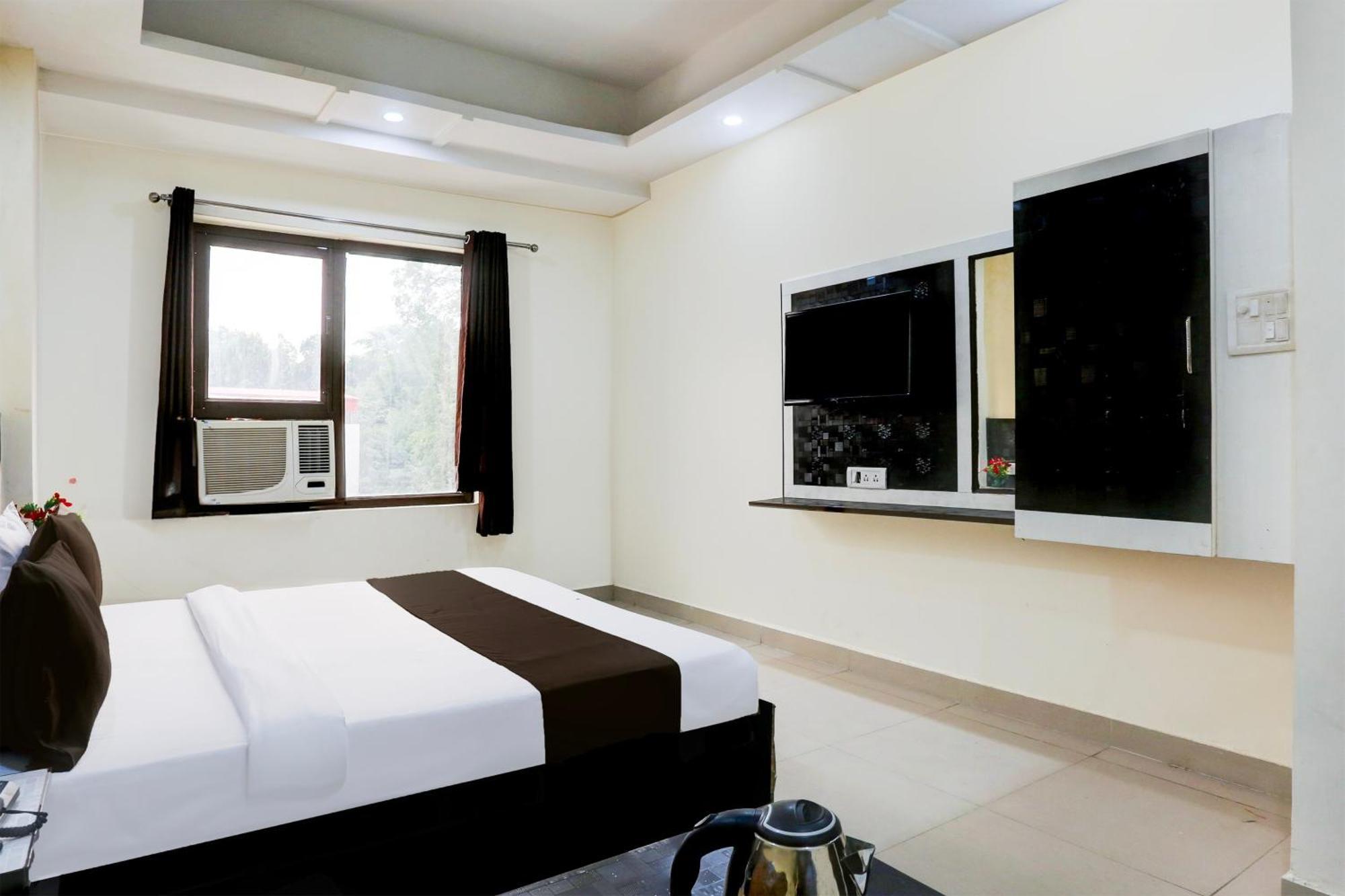 Capital O 42035 Hotel Raj Ganga Raiwala Bagian luar foto