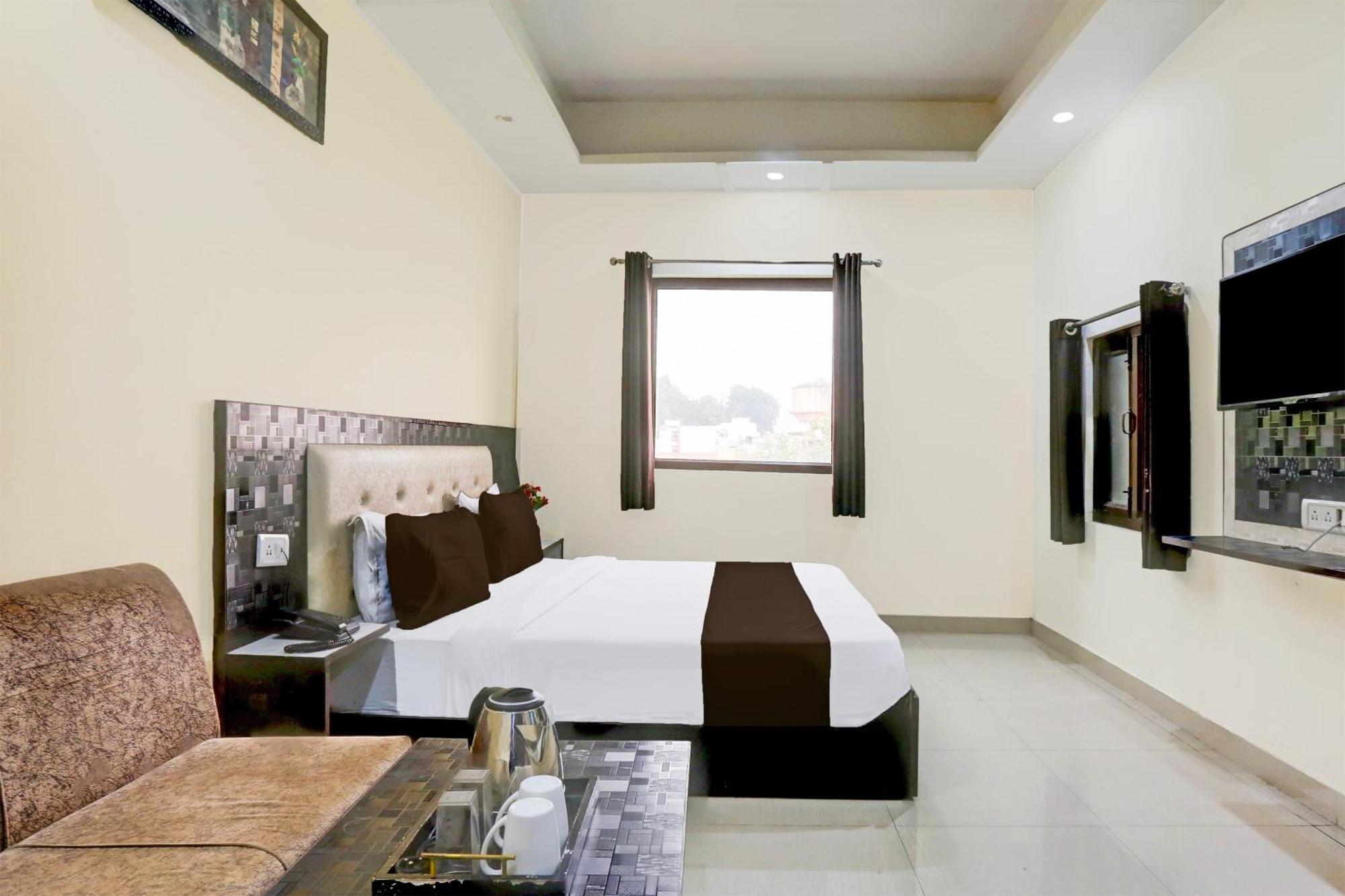 Capital O 42035 Hotel Raj Ganga Raiwala Bagian luar foto