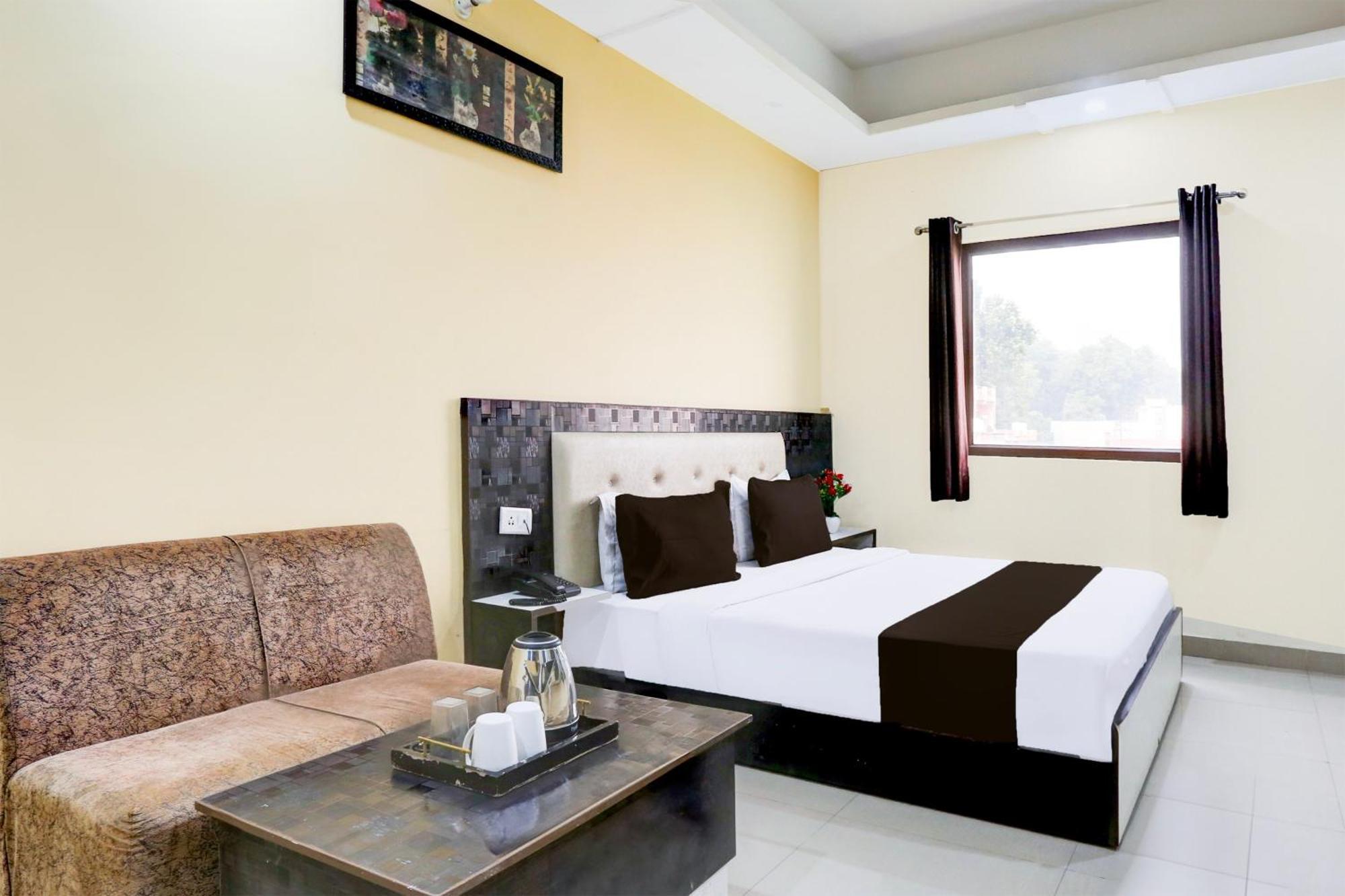 Capital O 42035 Hotel Raj Ganga Raiwala Bagian luar foto